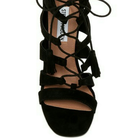 STEVE MADDEN FARAAH black suede laceup. - Picture 6 of 7